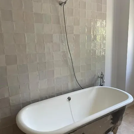 Maison Seize 3*