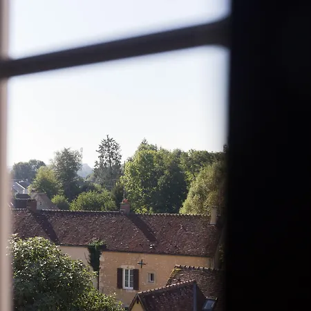 Couette-café Maison Seize 3*