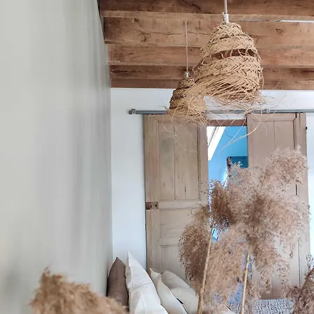 Maison Seize Bed & Breakfast