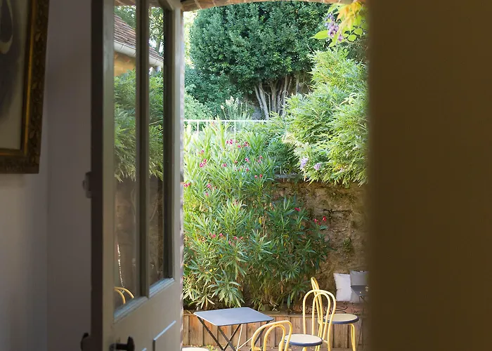 Maison Seize Bed and Breakfast 3*