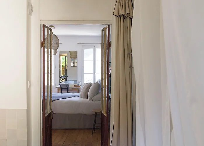 Maison Seize Bed and Breakfast 3*